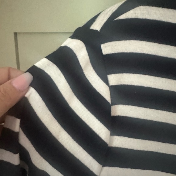 NWOT/EUC Talbots Classic Navy and White Striped V-Neck Tee SZ L - Picture 7 of 9